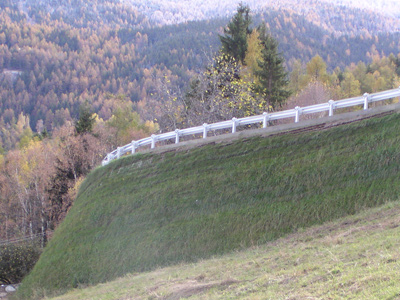 Terre rinforzate per rilevati stradali e ferroviari Sistema Tenax Rivel